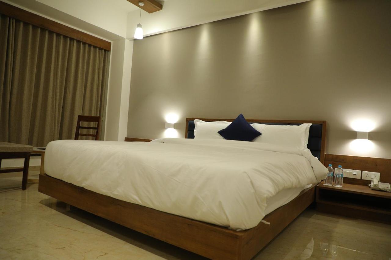 Hotel Vits The Somnath Gateway Extérieur photo