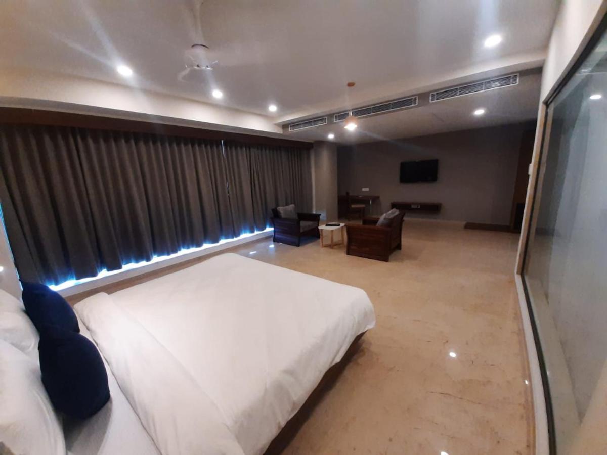 Hotel Vits The Somnath Gateway Extérieur photo